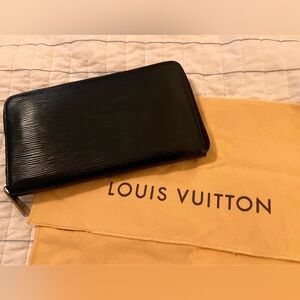 LOUIS VUITTON Black Zippy Organizer Epi Noir Long Wallet